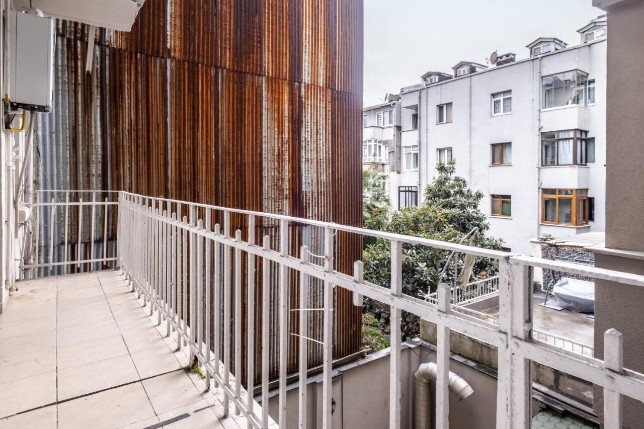 Centrally Located Apartment With Balcony In Sisli Istanbul Exterior photo